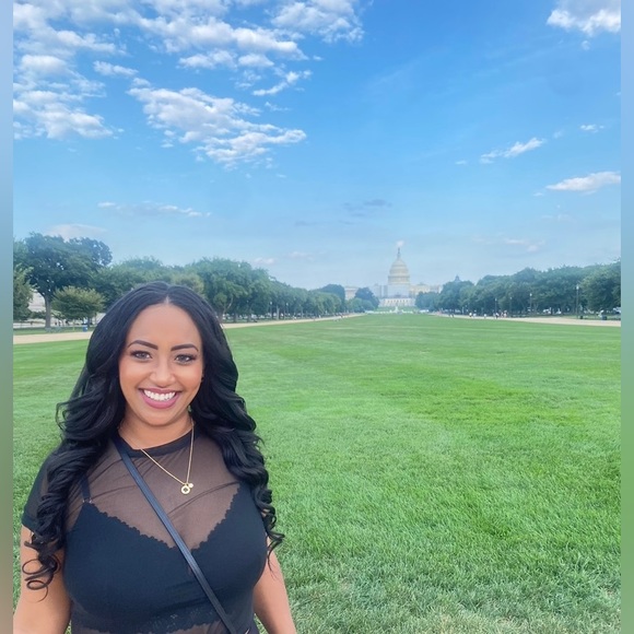 Meet your Posher, Lina - Picture 1 of 4